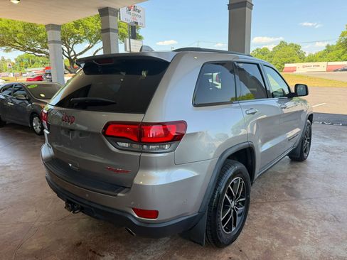 Used 2017 Jeep Grand Cherokee Trailhawk w/ Trailhawk Luxury Group AWD/4WD image 6