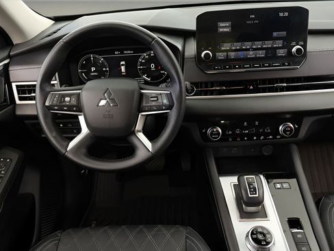 Used 2023 Mitsubishi Outlander SEL AWD/4WD image 14