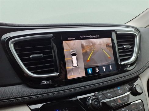 Used 2020 Chrysler Pacifica Limited w/ Advanced Safetytec Group image 22