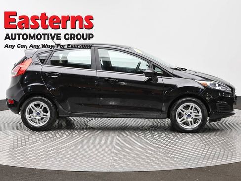 Used 2019 Ford Fiesta SE image 4