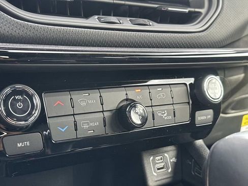 New 2026 Jeep Compass Latitude AWD/4WD image 34