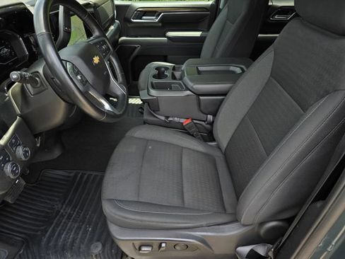 Used 2025 Chevrolet Silverado 1500 LT AWD/4WD image 31