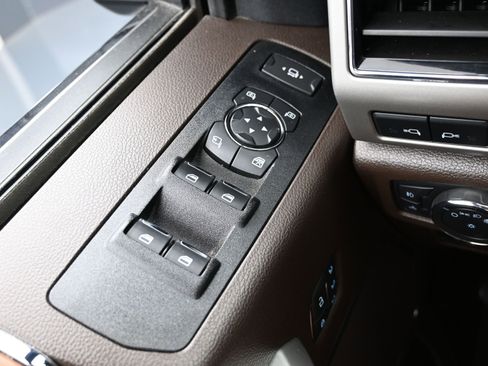 Used 2022 Ford F250 King Ranch w/ FX4 Off-Road Package image 25