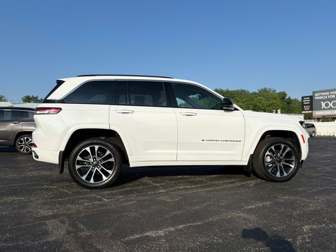 Used 2022 Jeep Grand Cherokee Overland w/ Adv Protech Group III AWD/4WD image 13
