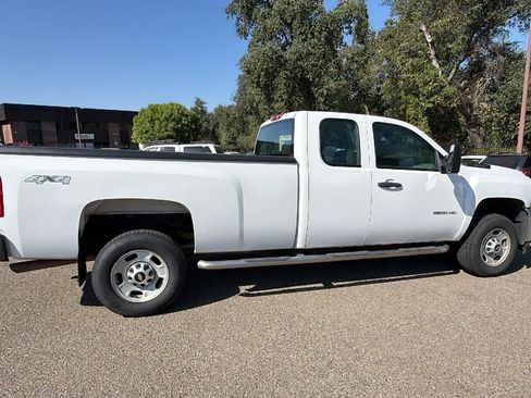 Used 2011 Chevrolet Silverado 2500 W/T AWD/4WD image 4