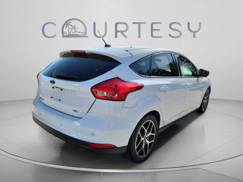 Used 2018 Ford Focus SEL FWD image 3