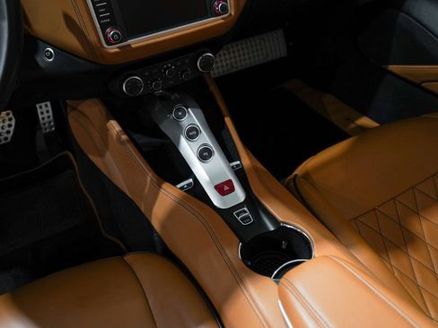 Used 2015 Ferrari California T image 13