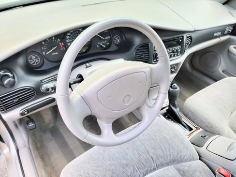Used 2001 Buick Regal LS w/ Premium Pkg FWD image 11