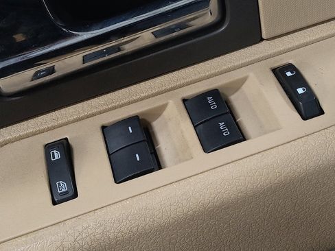 Used 2013 Ford F150 XLT w/ Luxury Equipment Group RWD image 27