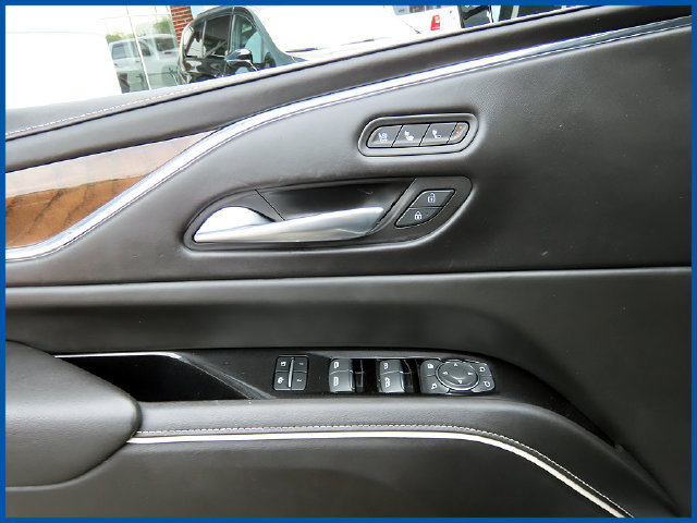 Used 2024 Cadillac Escalade ESV Sport Platinum w/ LPO, ONYX Package AWD/4WD image 15