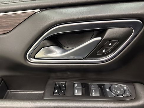 Used 2024 Chevrolet Suburban LT image 14