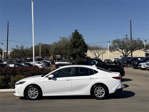 Certified 2025 Toyota Camry LE image 4