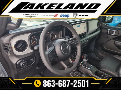 Used 2025 Jeep Wrangler Unlimited Sport AWD/4WD image 18