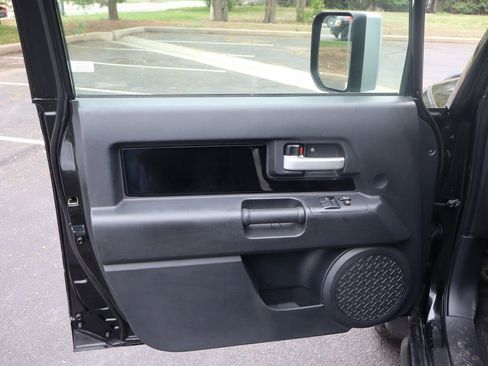 Used 2007 Toyota FJ Cruiser 4WD image 23
