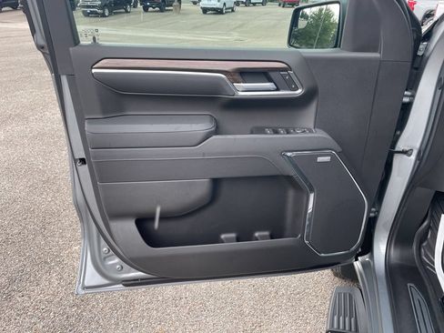 New 2026 Chevrolet Silverado 1500 LT Trail Boss w/ Convenience Package II AWD/4WD image 17
