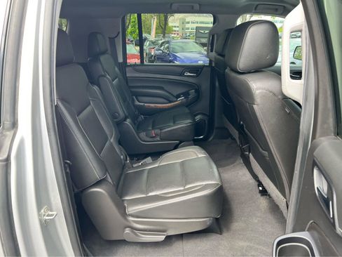 Used 2020 Chevrolet Suburban Premier AWD/4WD image 26