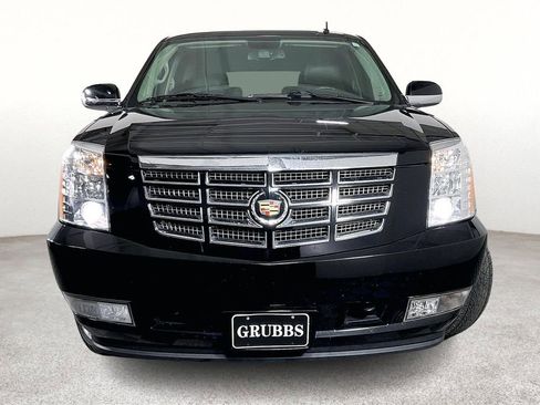 Used 2013 Cadillac Escalade Luxury image 5