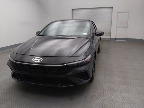 Used 2025 Hyundai Elantra Sport image 15