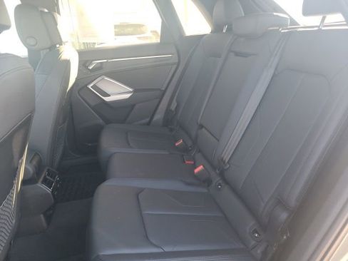 Used 2024 Audi Q3 2.0T Premium image 13