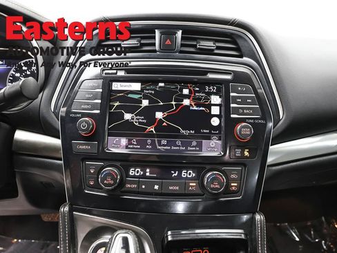 Used 2023 Nissan Maxima SV w/ Floor Mat Group FWD image 12