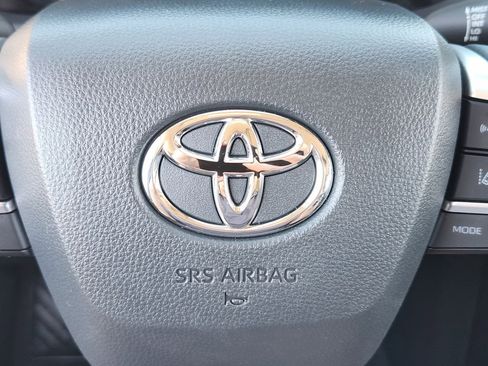 Used 2026 Toyota Sienna XLE image 34