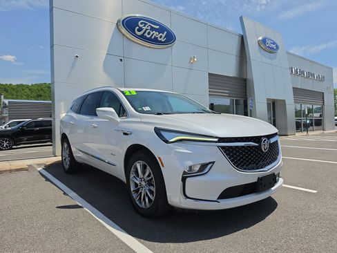 Used 2023 Buick Enclave Avenir AWD/4WD image 1