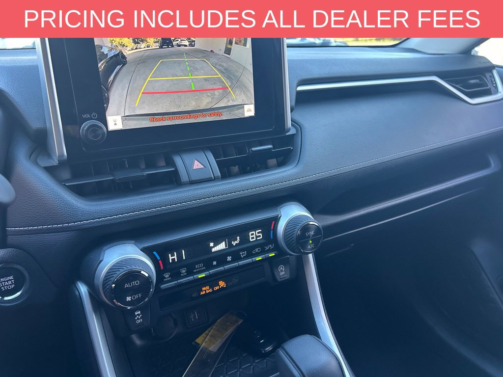 Used 2025 Toyota RAV4 XLE AWD/4WD image 44