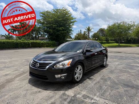 Used 2013 Nissan Altima 3.5 SV FWD image 1