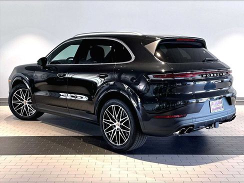 New 2026 Porsche Cayenne AWD/4WD image 3