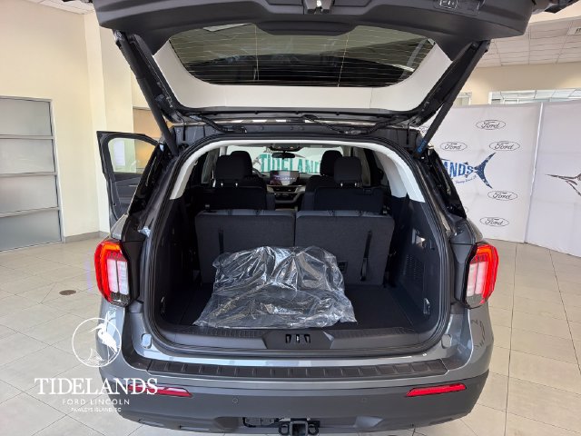 New 2026 Ford Explorer Active RWD image 11