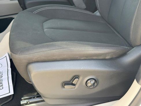 Used 2022 Chrysler Voyager LX image 24