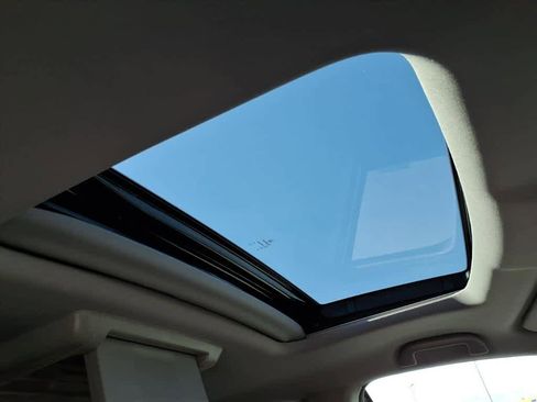 Used 2018 Honda Pilot Touring image 18