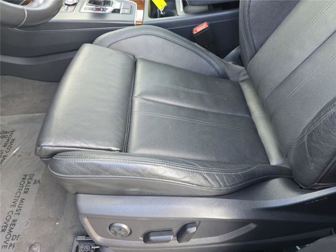 Used 2018 Audi Q5 2.0T Premium Plus w/ Premium Plus Package image 17