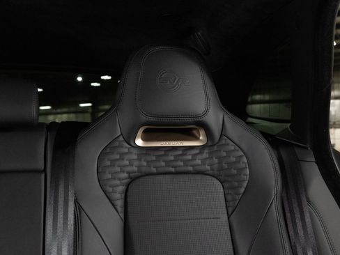 Used 2023 Jaguar F-PACE SVR image 19