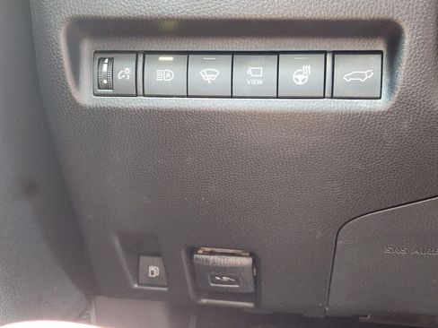 Used 2021 Toyota RAV4 Limited AWD/4WD image 21