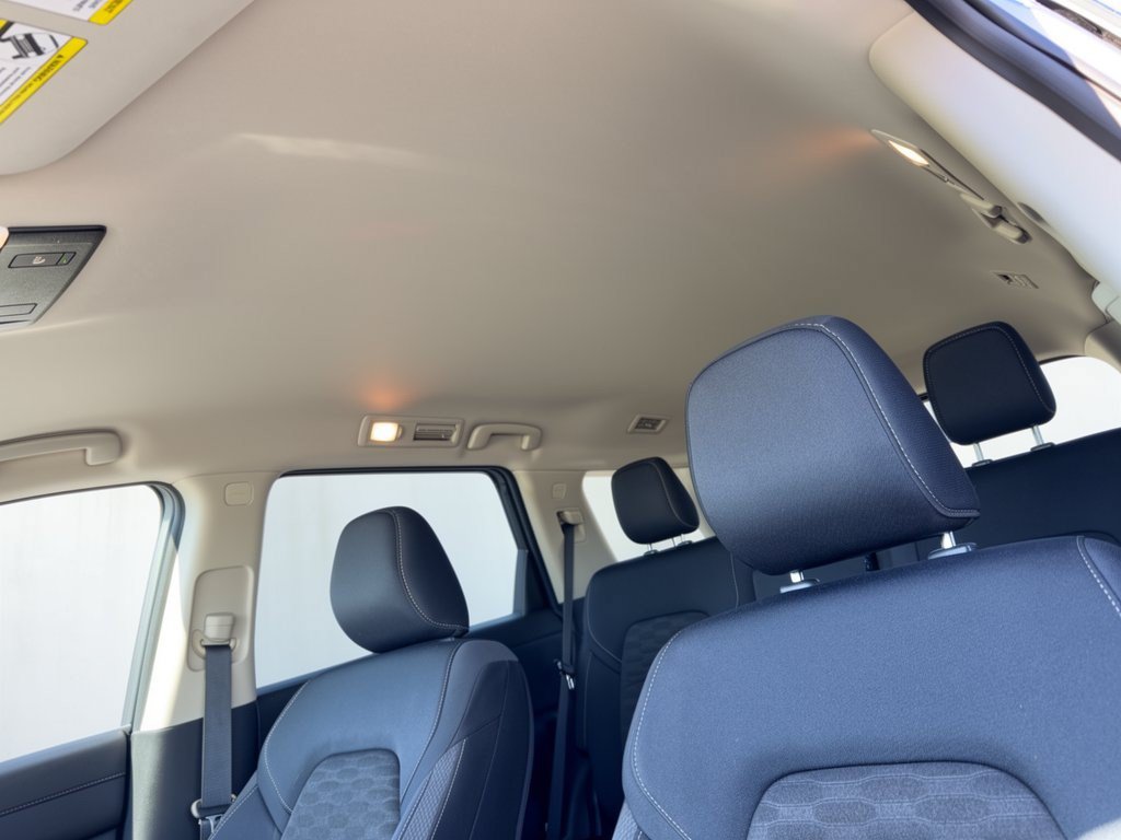 Certified 2025 Nissan Pathfinder SV FWD image 31
