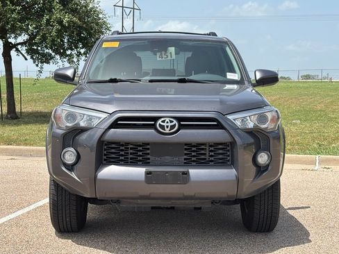 Used 2020 Toyota 4Runner SR5 RWD image 3
