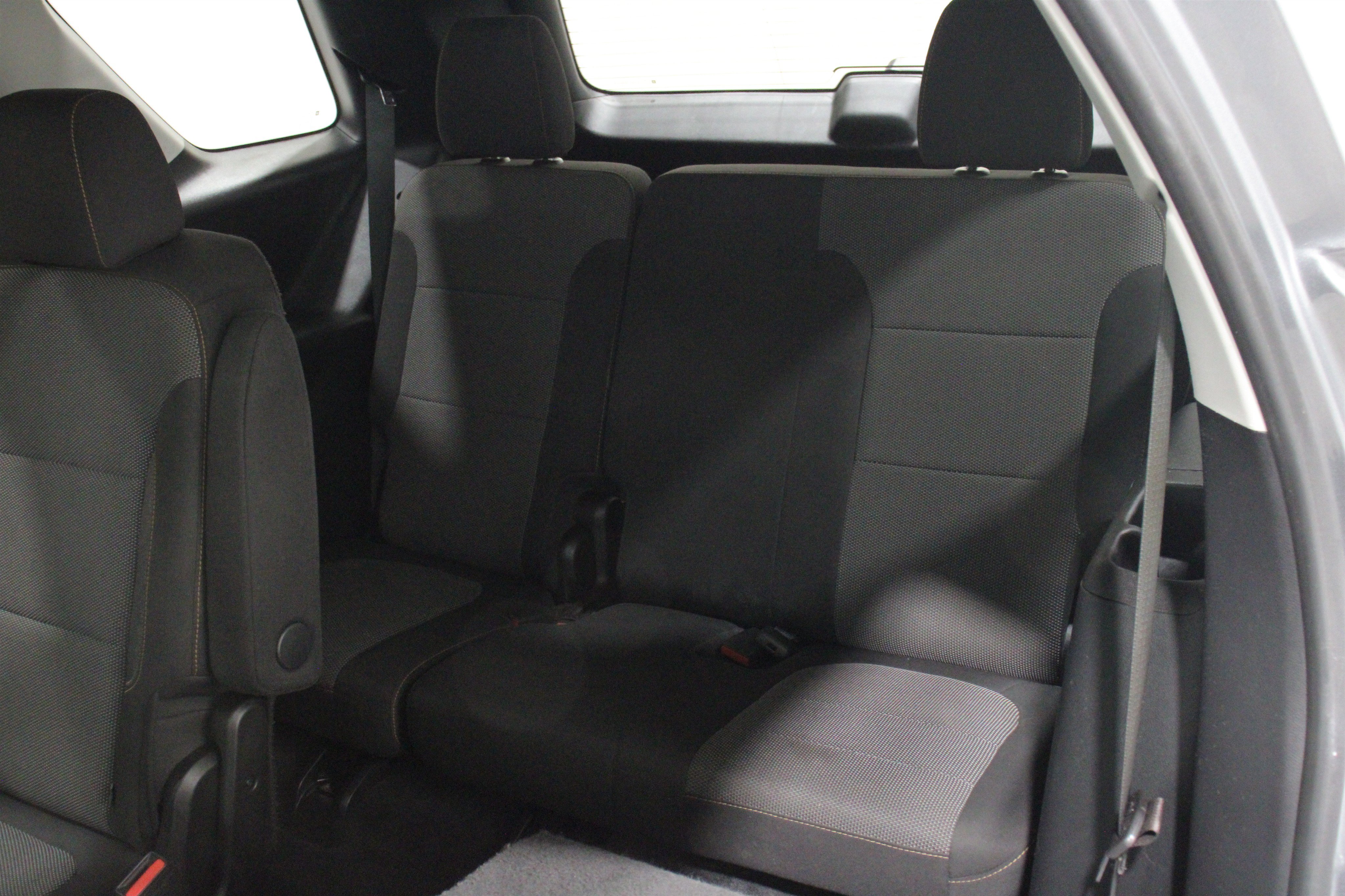 Used 2021 Chevrolet Traverse LT FWD image 25