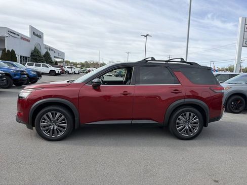 Used 2024 Nissan Pathfinder SL w/ SL Premium Package AWD/4WD image 10