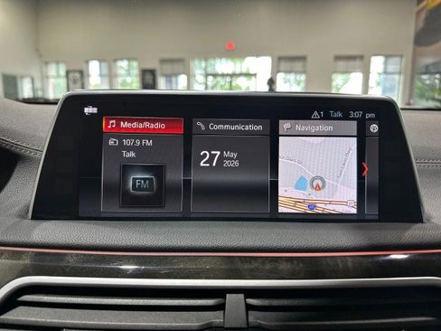 Used 2018 BMW 750i RWD image 63