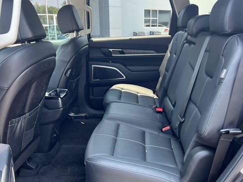 Used 2025 Kia Telluride EX FWD image 16