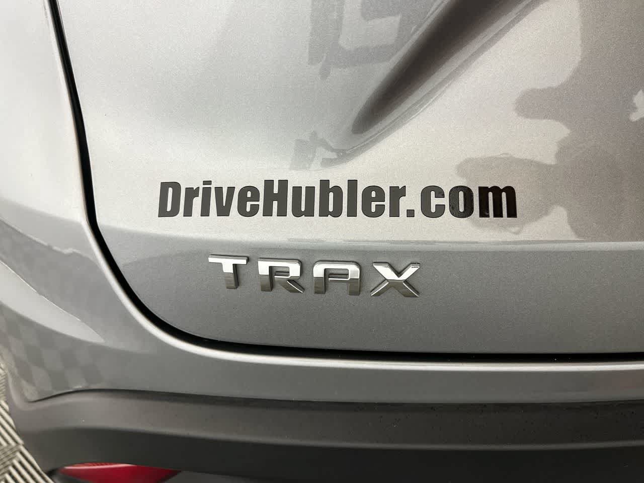Used 2025 Chevrolet Trax LT FWD image 11