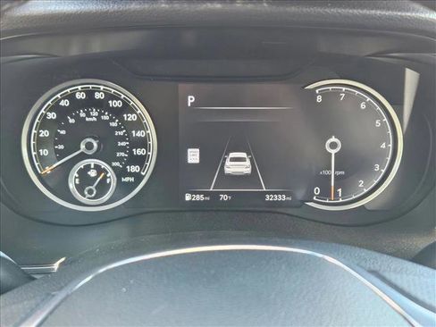 Used 2025 Genesis G70 2.5T RWD image 11