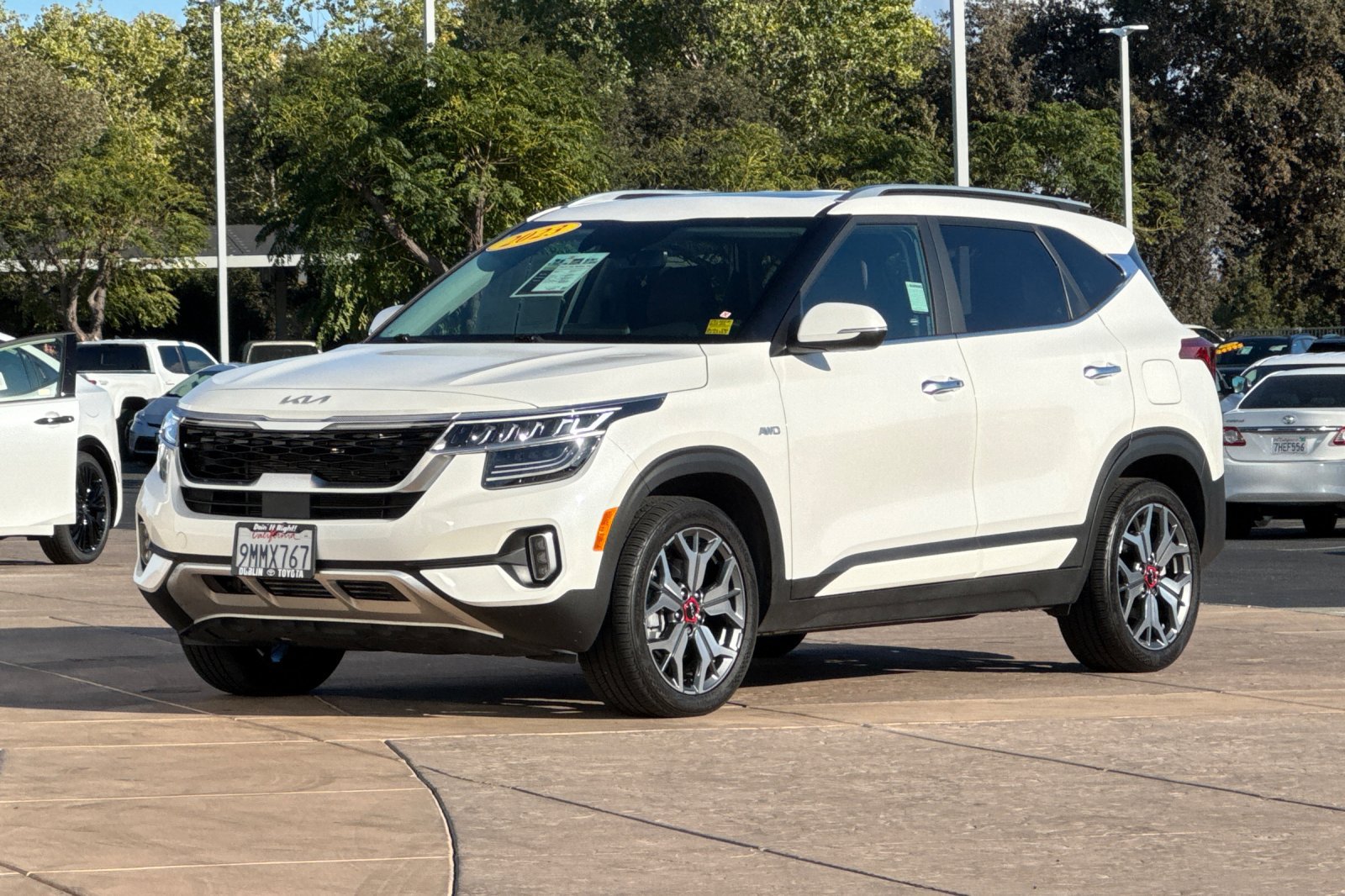 Used 2023 Kia Seltos SX w/ SX Sunroof Package AWD/4WD image 8