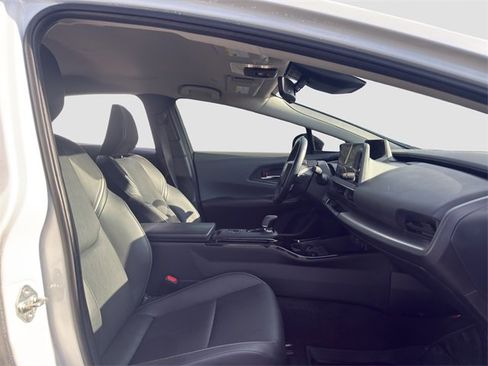 Used 2024 Toyota Prius XLE image 17
