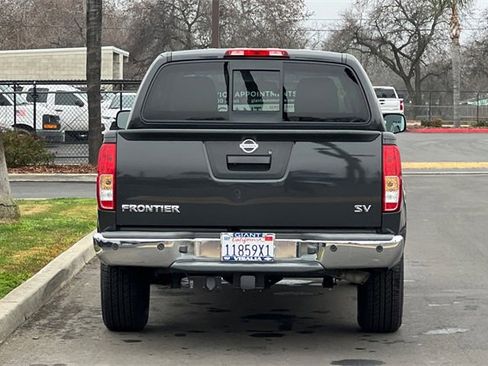 Used 2015 Nissan Frontier SV w/ SV Value Truck Package image 5