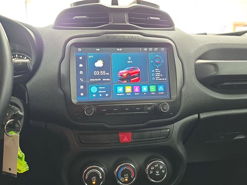 Used 2015 Jeep Renegade Latitude image 19