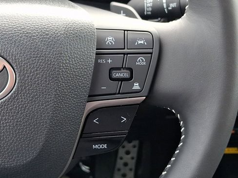 Used 2026 Toyota Camry Hybrid w/ Multimedia Upgrade Package FWD image 22