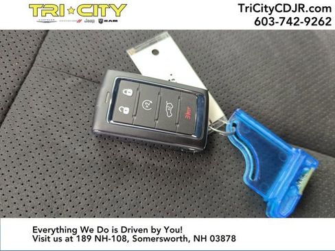 New 2025 Jeep Grand Cherokee Altitude image 28