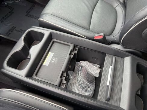 Used 2022 Honda Odyssey Elite image 32